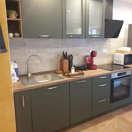 아파트 Apartma Na Klancu