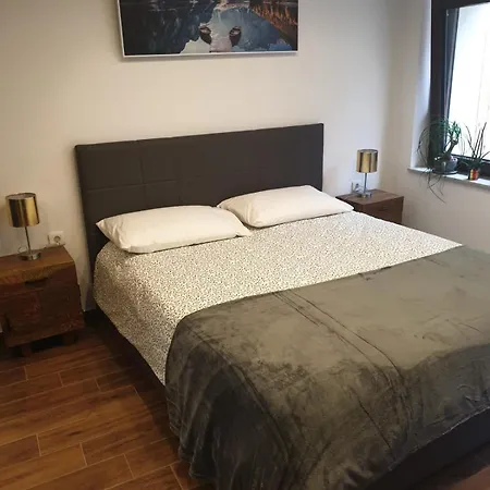 Apartma Na Klancu Apartamento Kobarid
