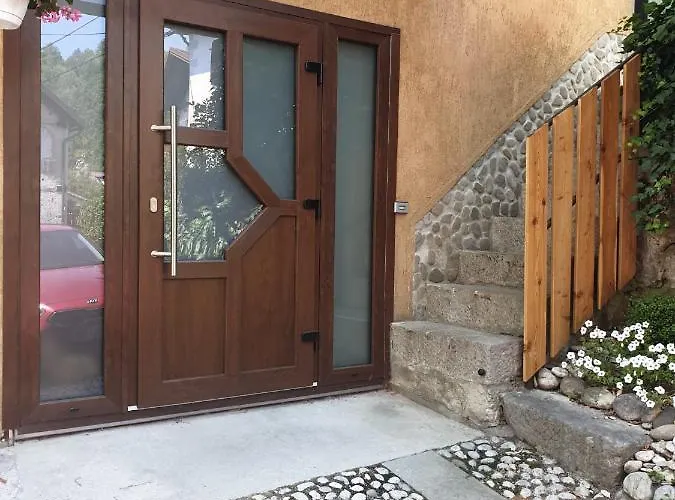 Apartma Na Klancu アパート コバリード