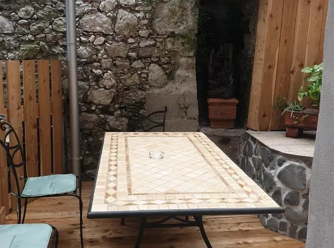 アパート Apartma Na Klancu コバリード