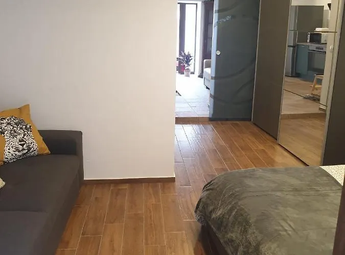 Apartma Na Klancu コバリード